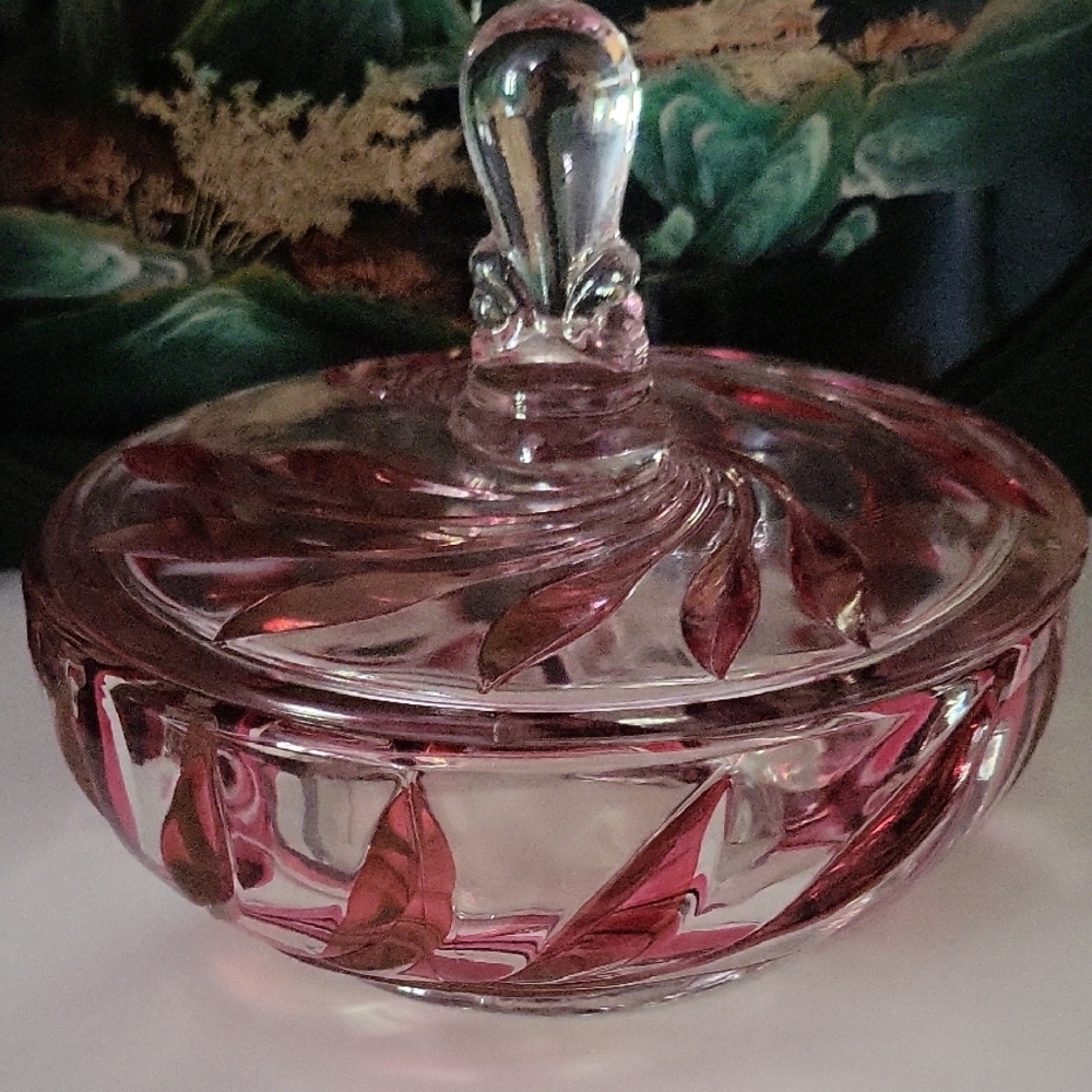 Indiana Glass Pink Art Glass Covered Candy Dish.. - Picture 2 of 5